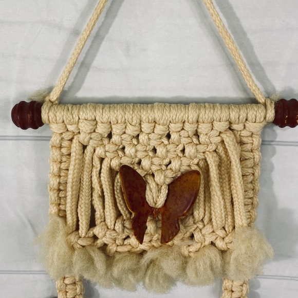 Vintage Cream Macrame Wall Hanging Woven Yarn with Acrylic Butterfly Accent 18” - Picture 5 of 9